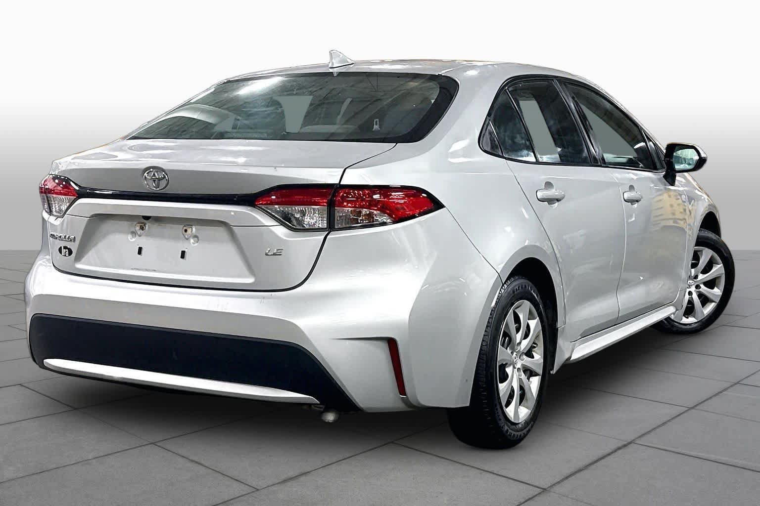Used 2021 Toyota Corolla LE FWD image 13