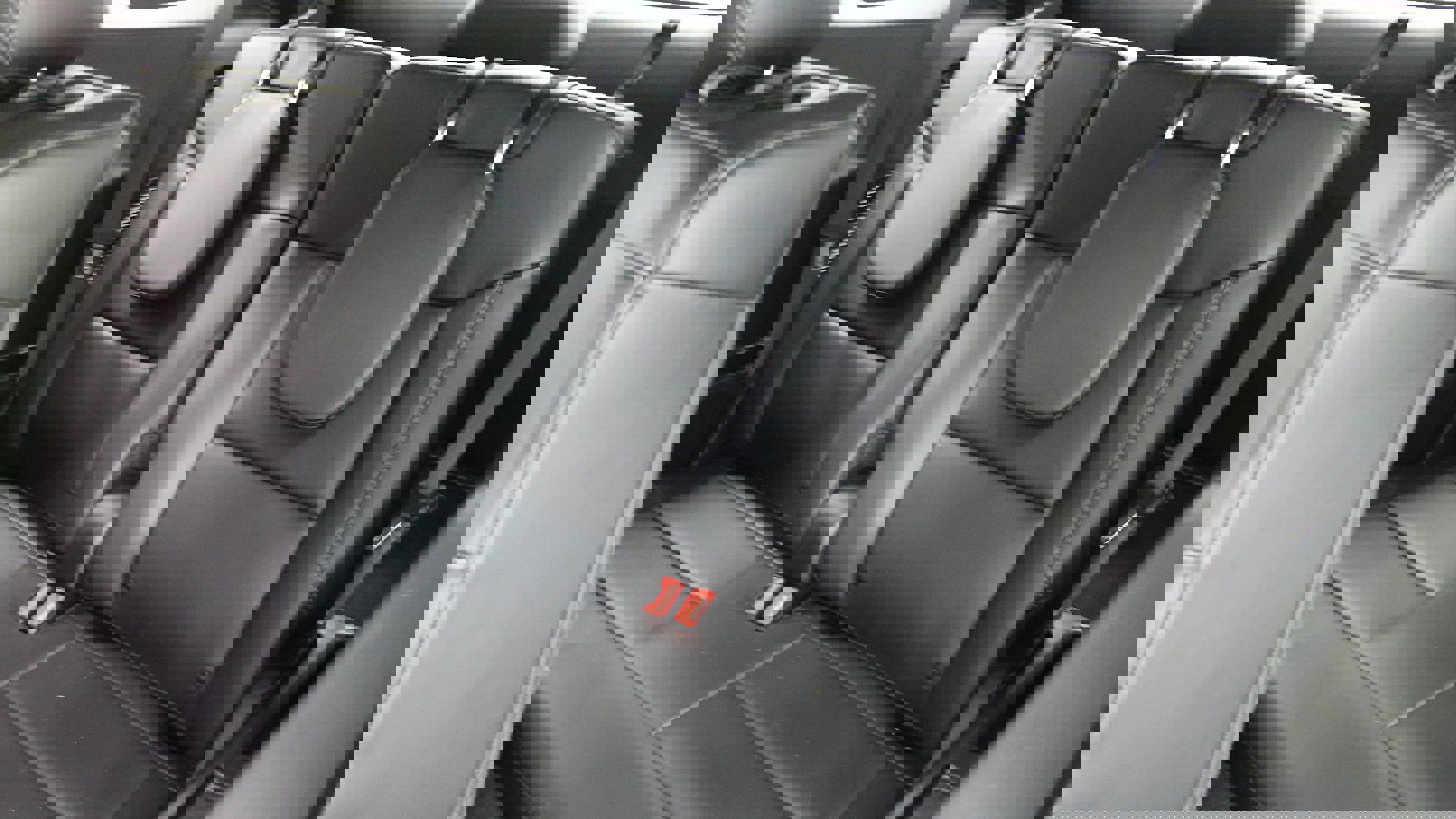 Used 2023 Ford Explorer XLT w/ Equipment Group 202A image 4