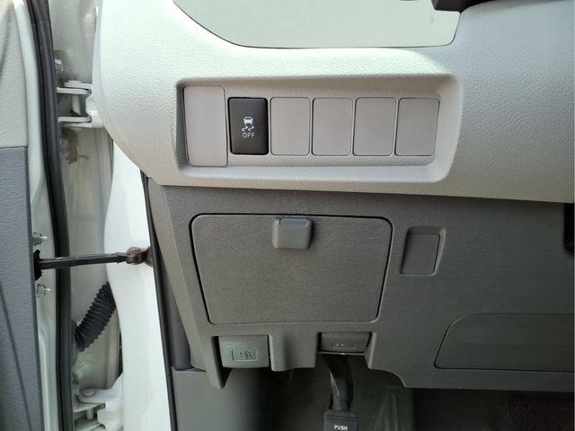 Used 2020 Toyota Sienna L FWD image 14