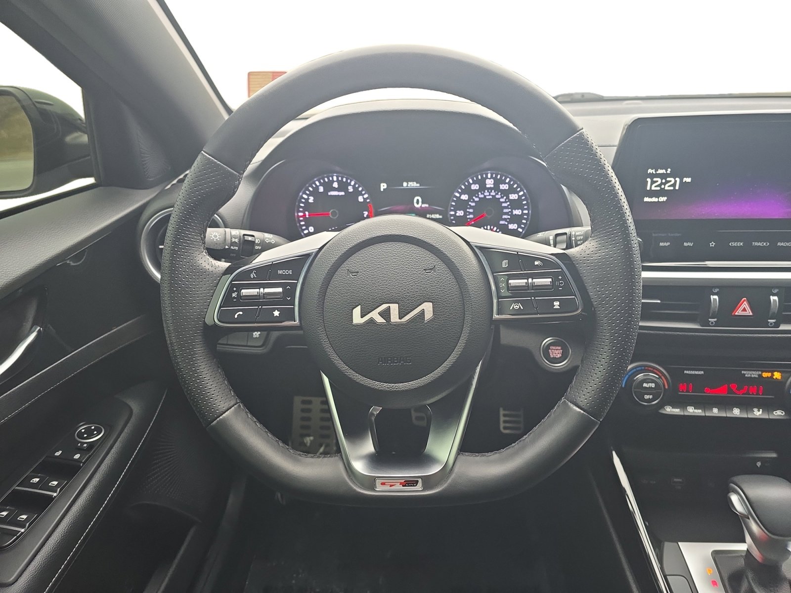 Used 2023 Kia Forte GT-Line w/ GT-Line Premium Package image 3