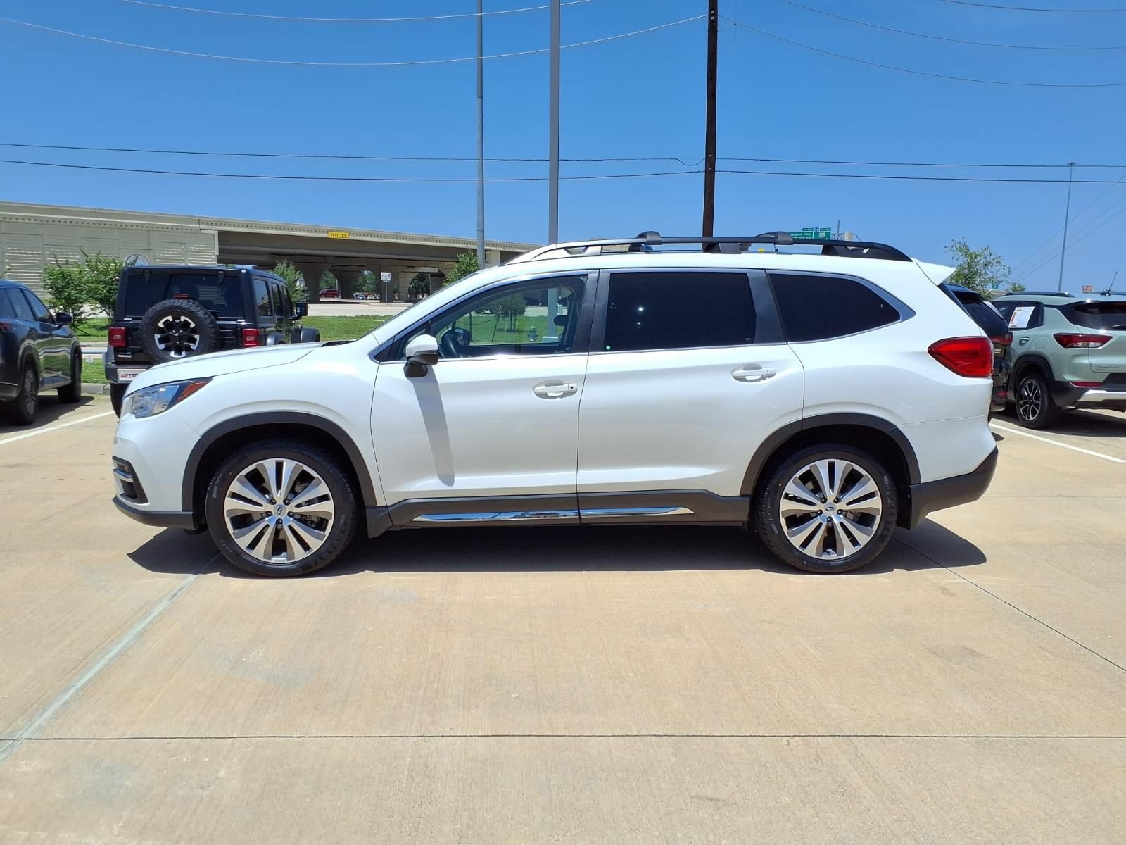 Used 2020 Subaru Ascent Limited w/ Technology Package AWD/4WD image 3