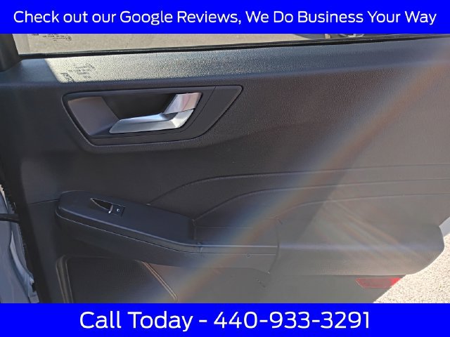 Used 2025 Ford Escape ST-Line Select AWD/4WD image 40