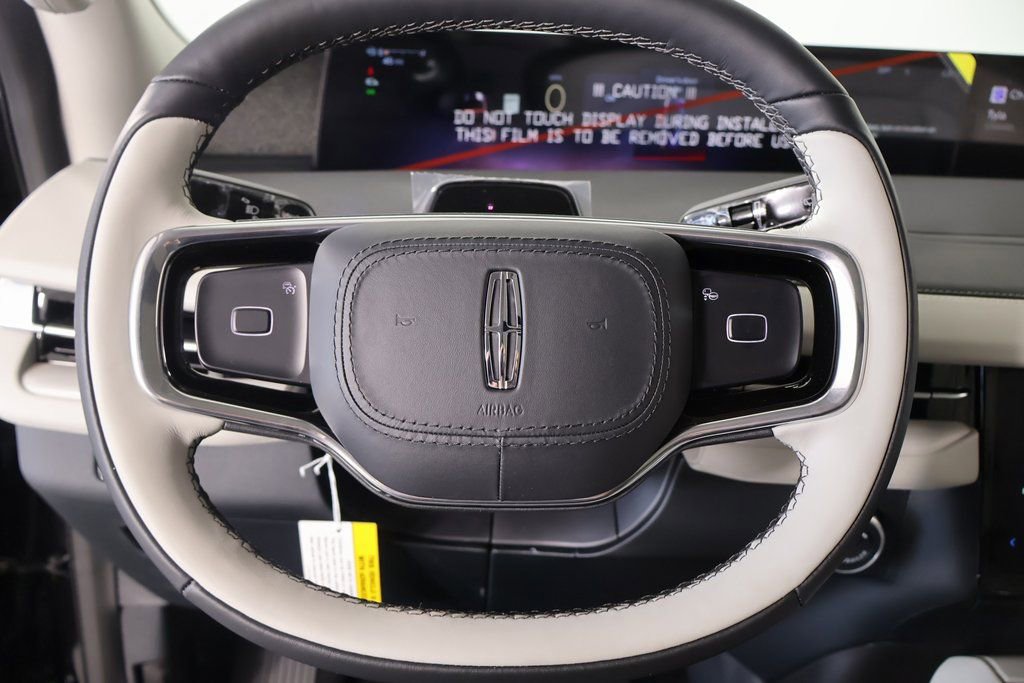 New 2025 Lincoln Navigator Reserve image 3