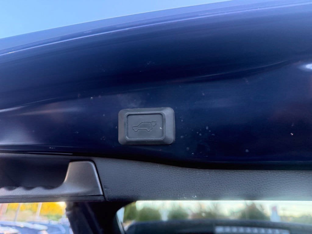 Certified 2021 Toyota RAV4 XLE Premium AWD/4WD image 19