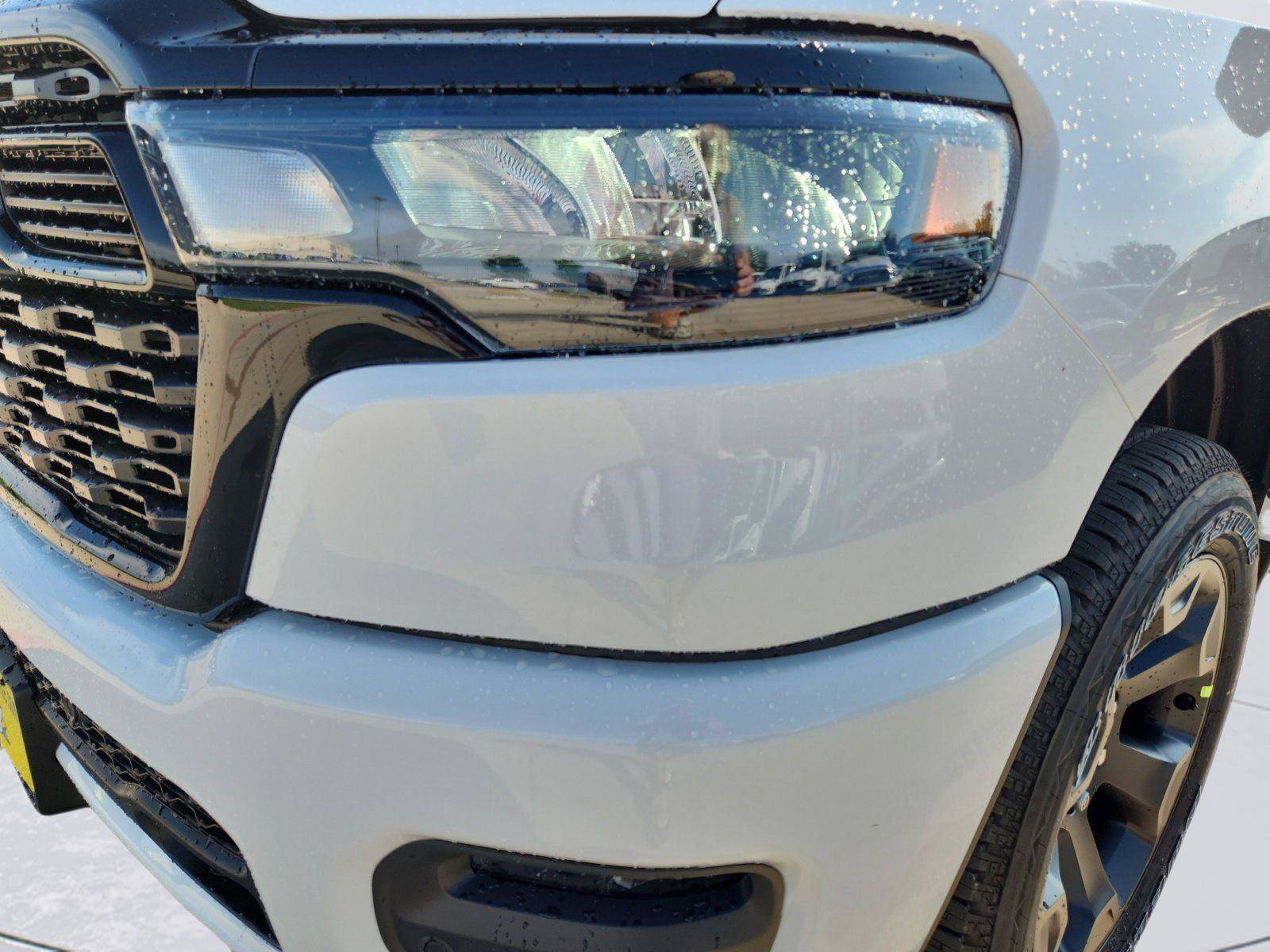 New 2026 RAM 1500 Express AWD/4WD image 9