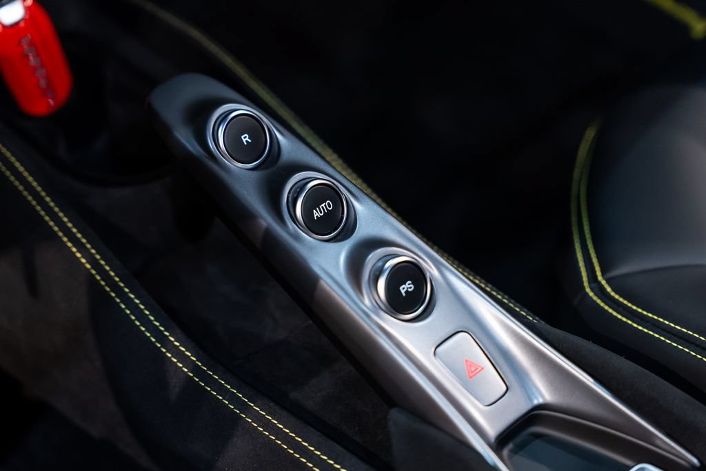 Certified 2021 Ferrari F8 Tributo RWD image 37