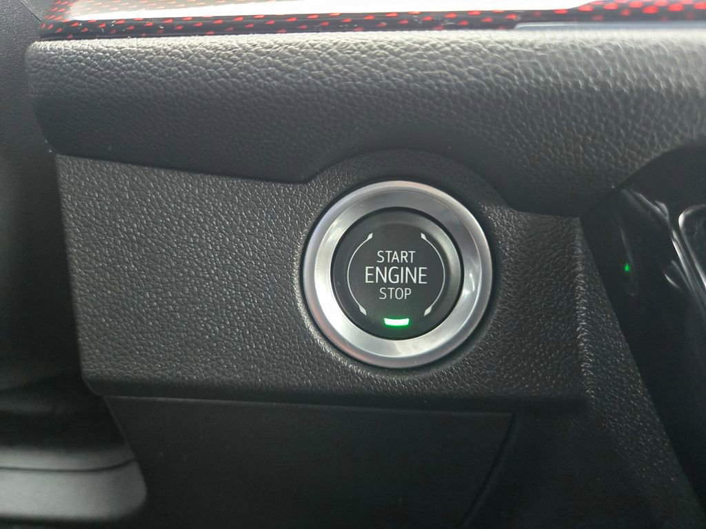 Used 2025 Chevrolet Traverse Z71 image 24