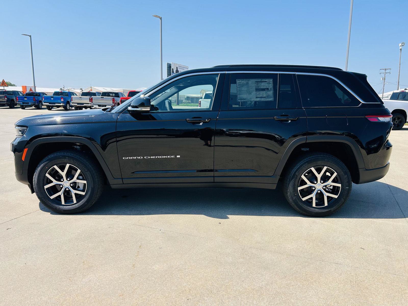 New 2025 Jeep Grand Cherokee Limited AWD/4WD image 37