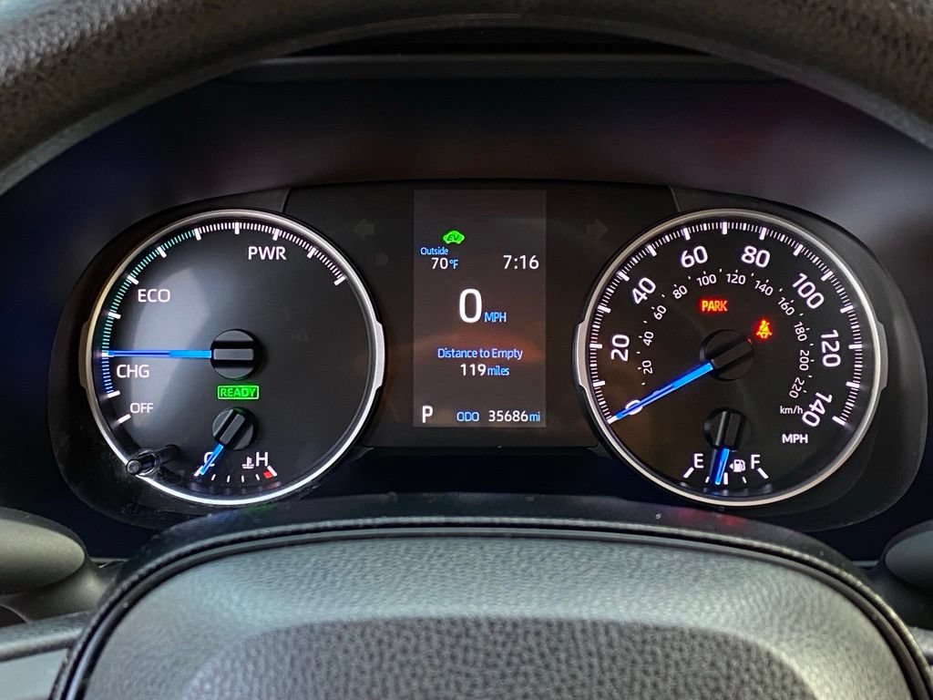 Used 2021 Toyota RAV4 LE AWD/4WD image 16