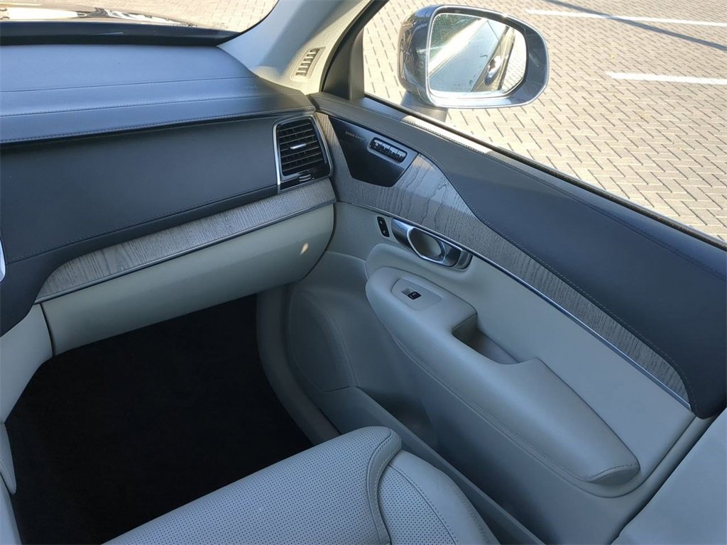 Used 2023 Volvo XC90 T8 Ultimate image 18