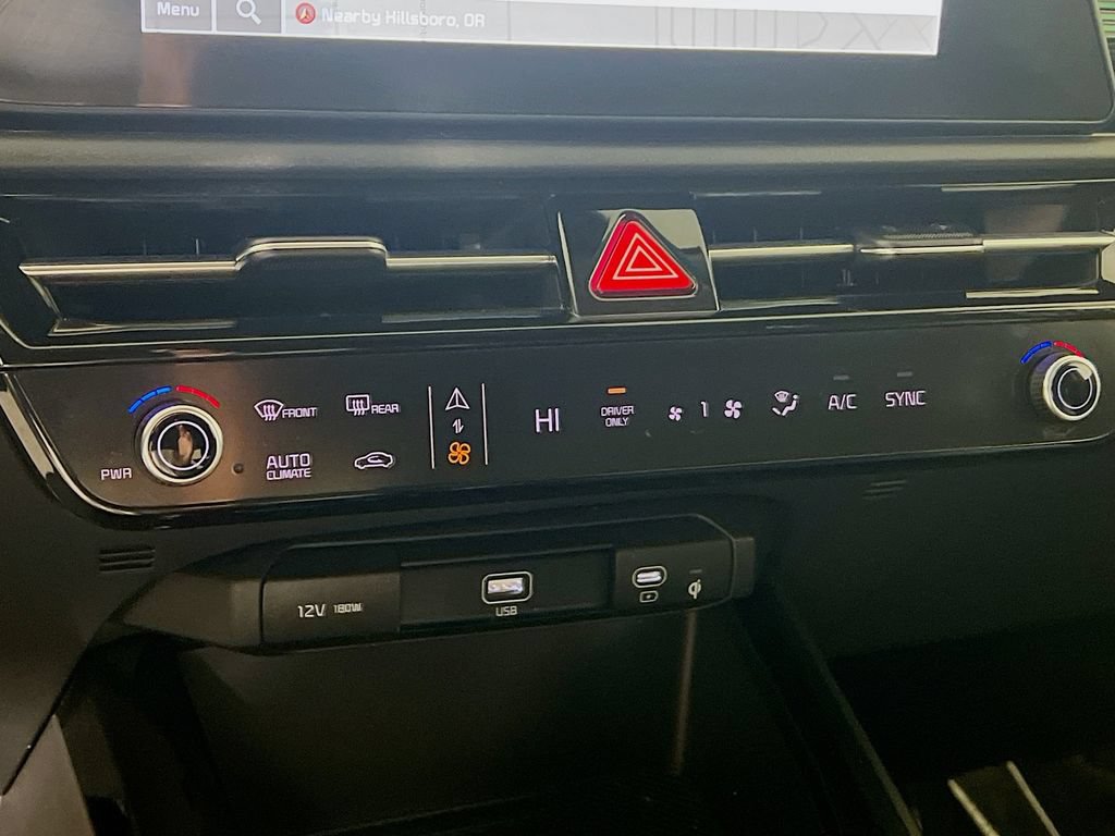 Used 2023 Kia Niro SX Touring FWD image 15