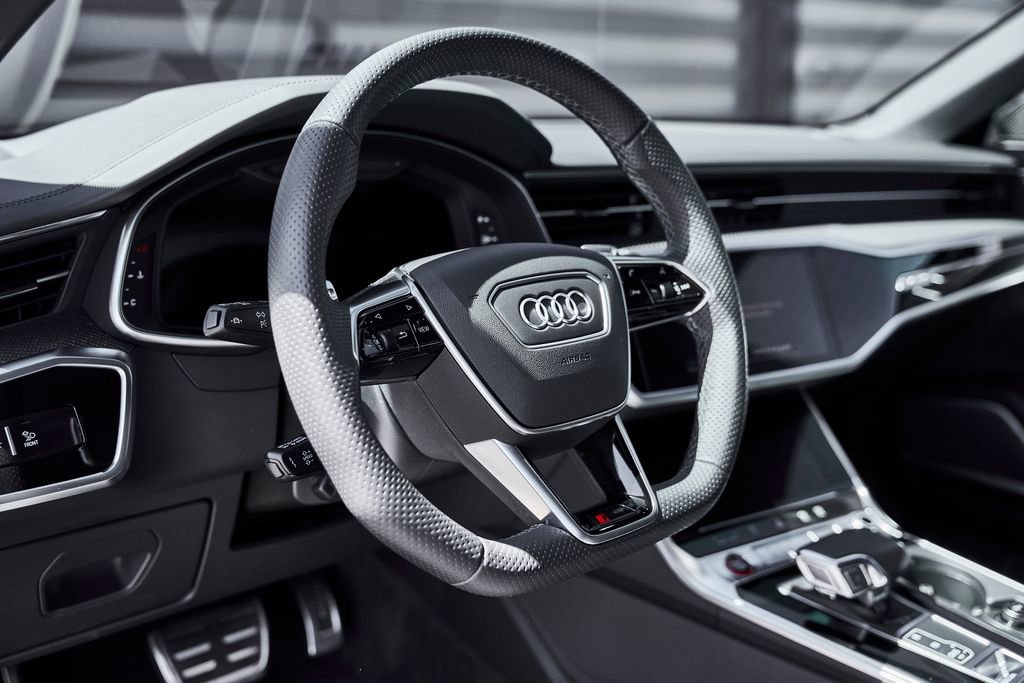 Used 2022 Audi RS 6 image 45