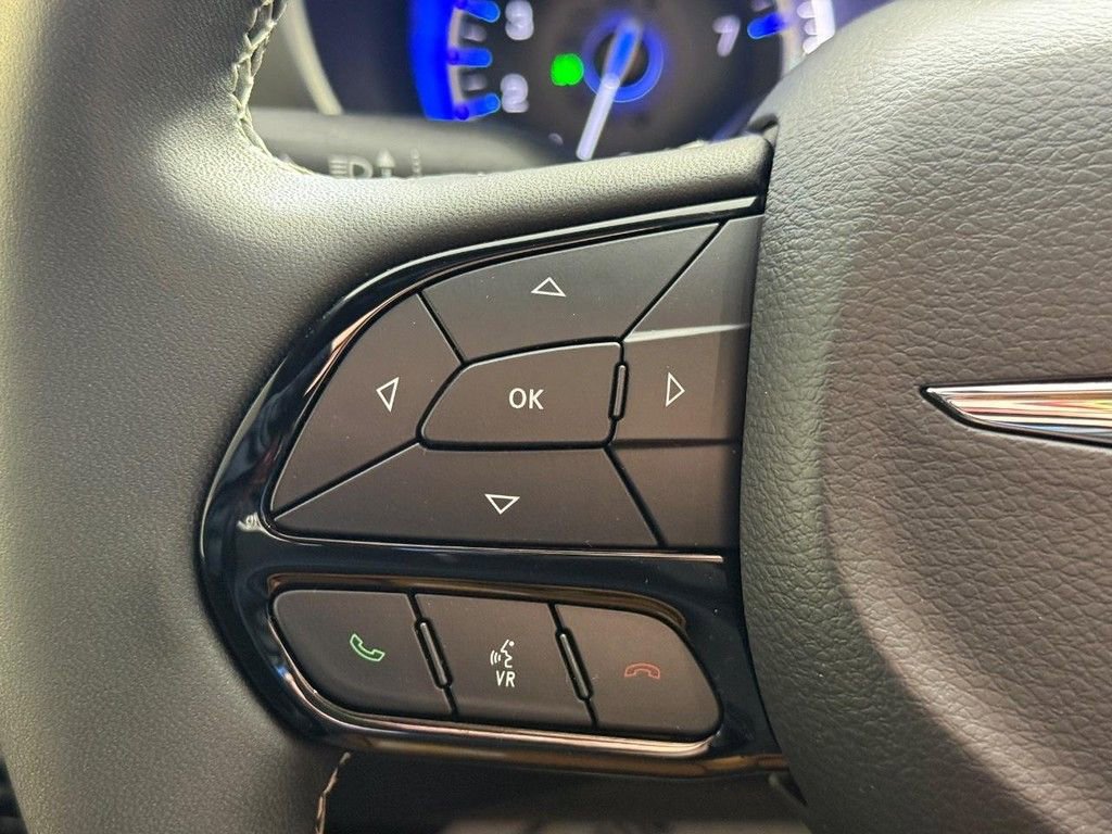 Used 2024 Chrysler Pacifica Limited w/ S Appearance Package image 19