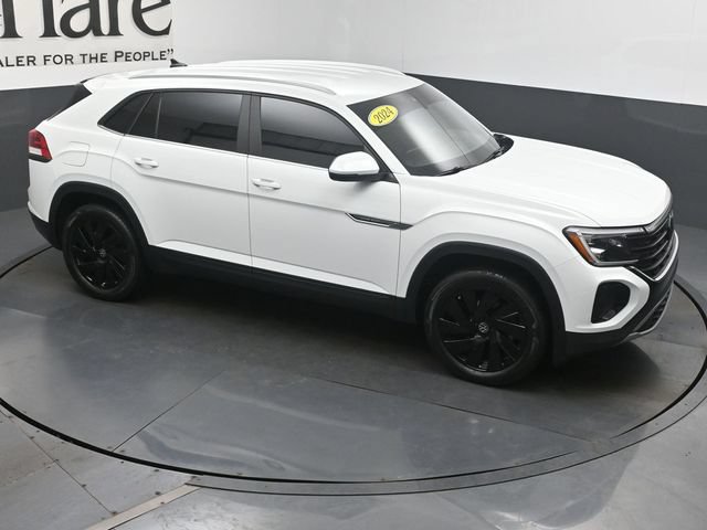 Used 2024 Volkswagen Atlas Cross Sport SE w/ Black Wheel Package FWD image 39