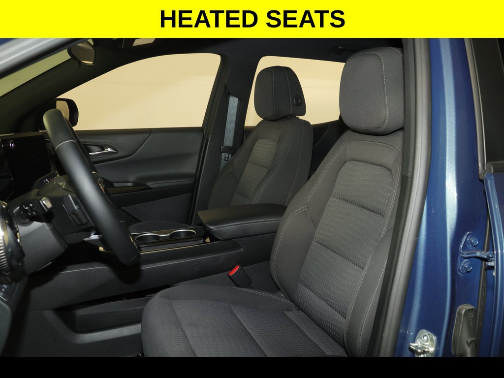 Used 2025 Chevrolet Equinox LT AWD/4WD image 3