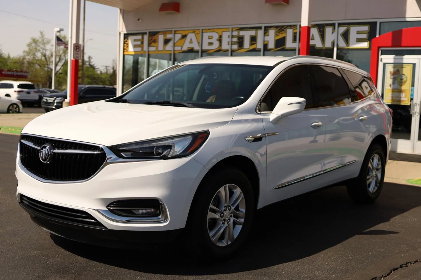 Used 2018 Buick Enclave Essence FWD image 1