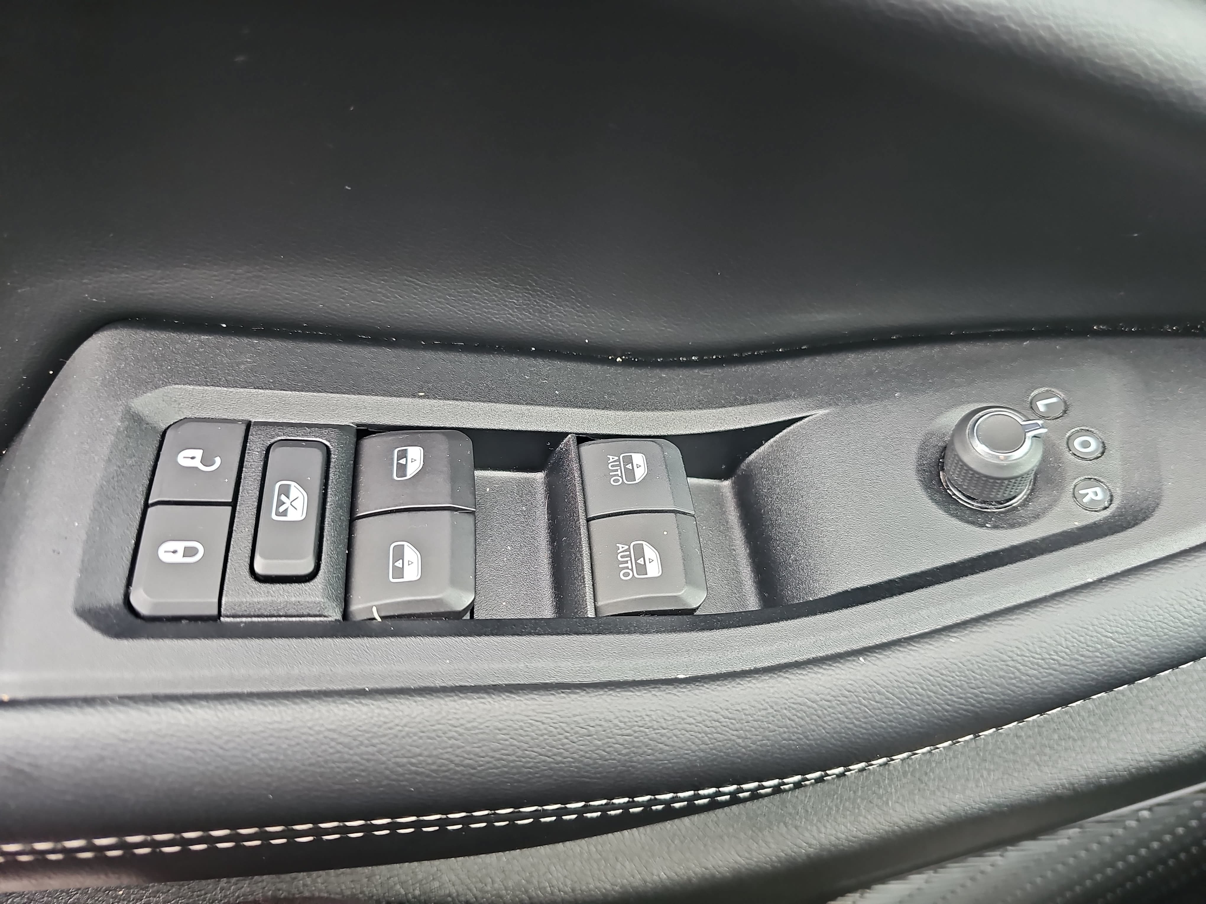 Used 2024 Jeep Grand Cherokee Altitude AWD/4WD image 26