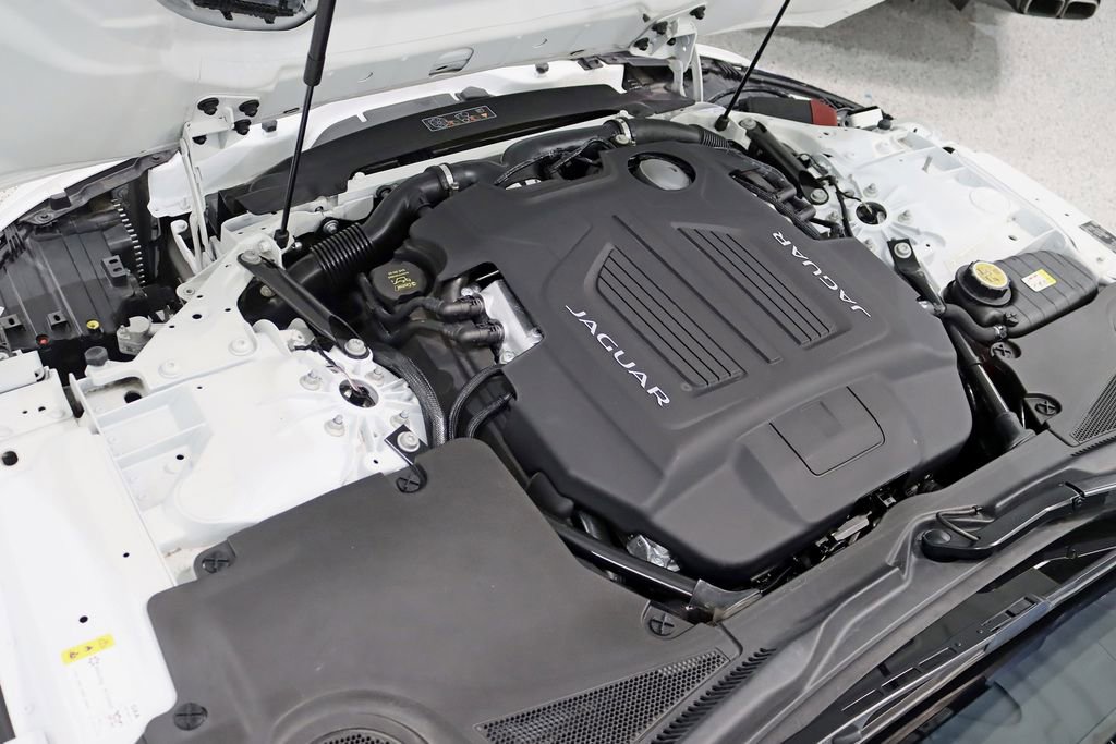 Used 2021 Jaguar F-TYPE R AWD/4WD image 33