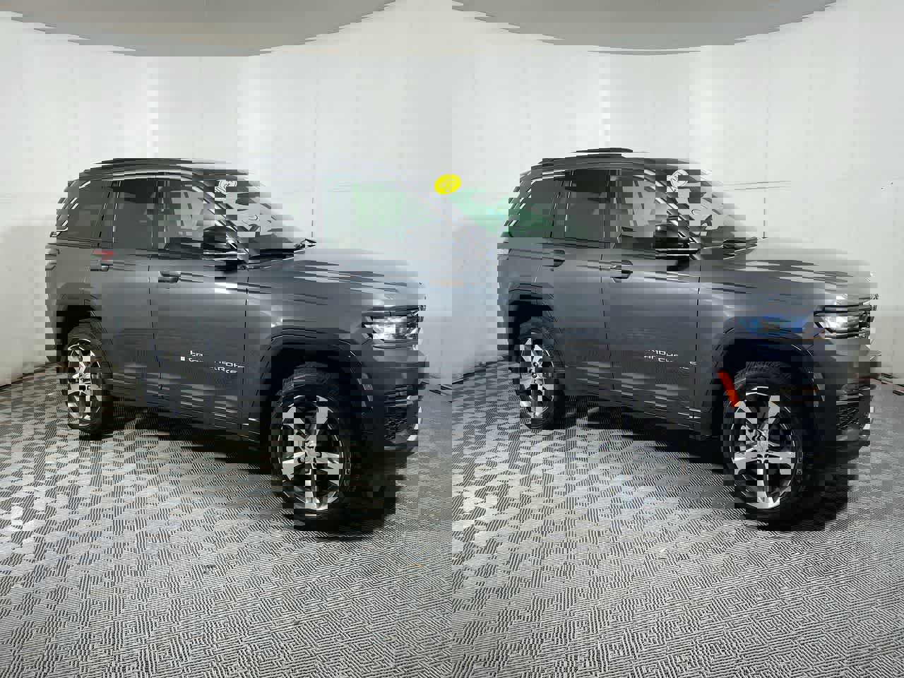 Used 2024 Jeep Grand Cherokee Limited image 15