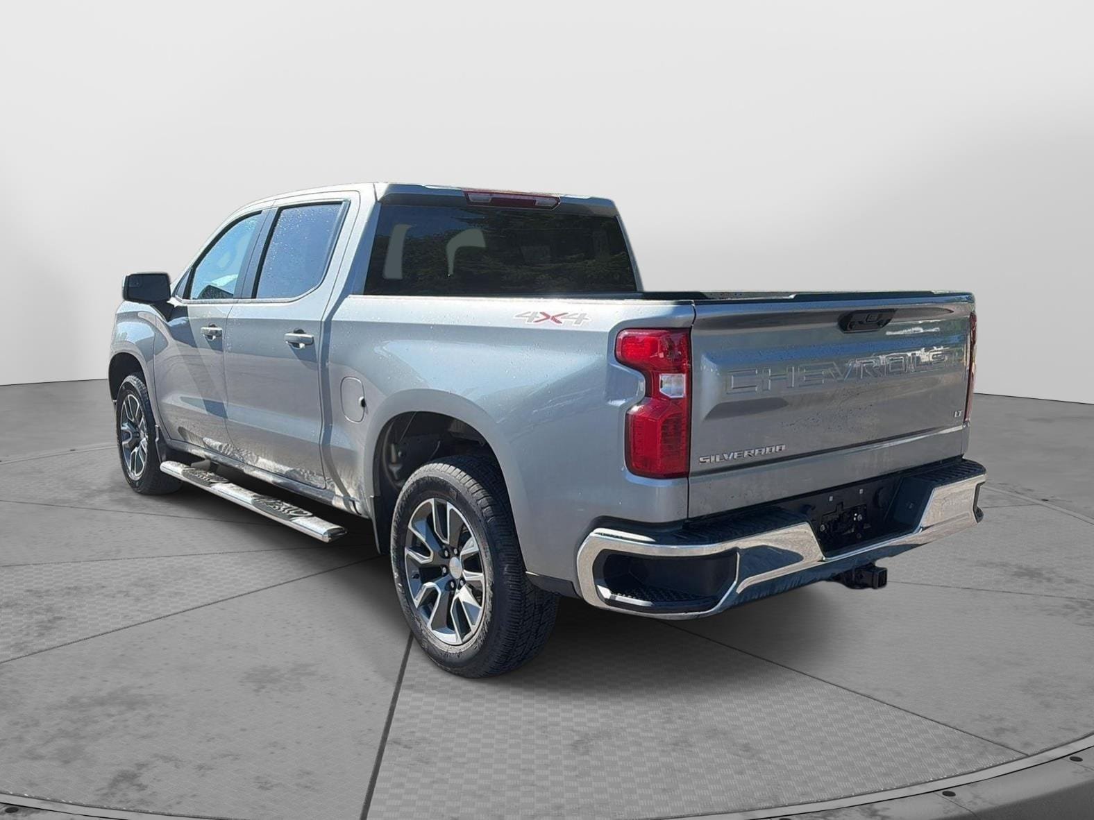 Used 2023 Chevrolet Silverado 1500 LT AWD/4WD image 7