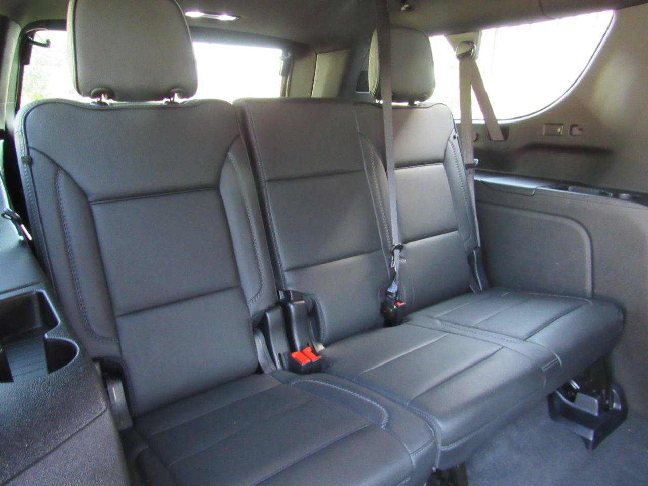 Used 2025 GMC Yukon XL Denali AWD/4WD image 38