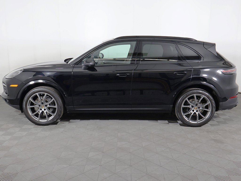 Used 2023 Porsche Cayenne Platinum Edition image 20
