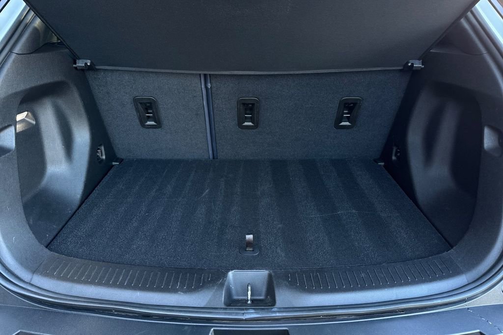 Certified 2023 Chevrolet Bolt EUV LT w/ Convenience Package image 17