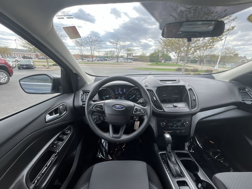 Used 2017 Ford Escape SE w/ Equipment Group 201A FWD image 12