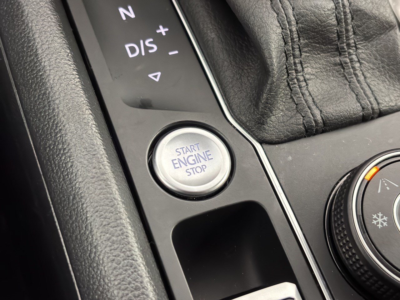 Used 2019 Volkswagen Atlas SEL Premium AWD/4WD image 20