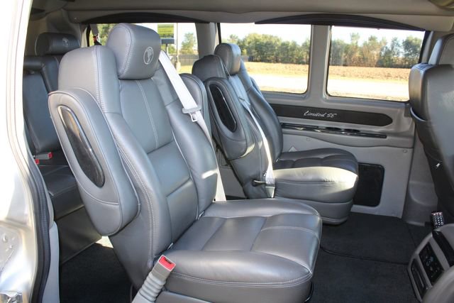 Used 2019 GMC Savana 2500 w/ Enhanced Convenience Package image 21