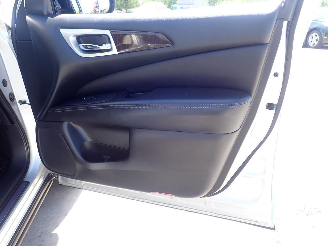 Used 2013 Nissan Pathfinder SL w/ Trailer Tow Pkg AWD/4WD image 32