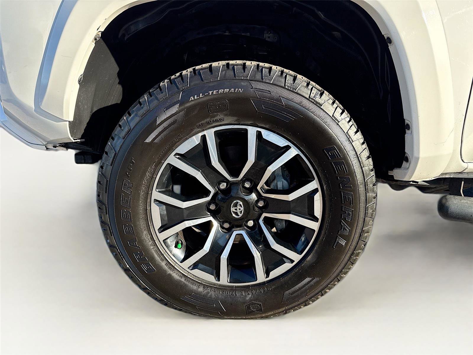 Used 2021 Toyota Tacoma TRD Sport w/ TRD Premium Sport Package image 33