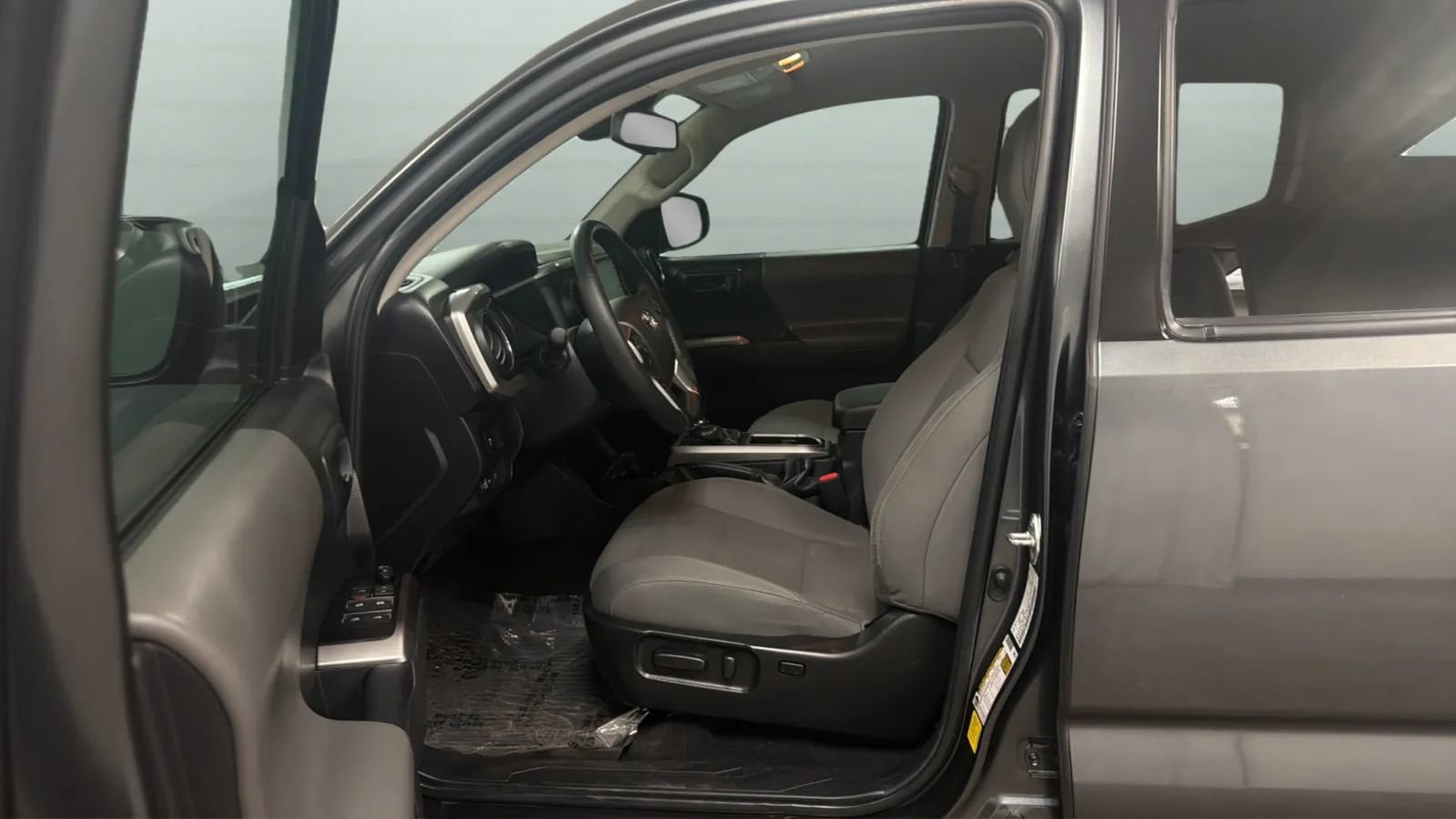 Used 2023 Toyota Tacoma SR5 RWD image 21