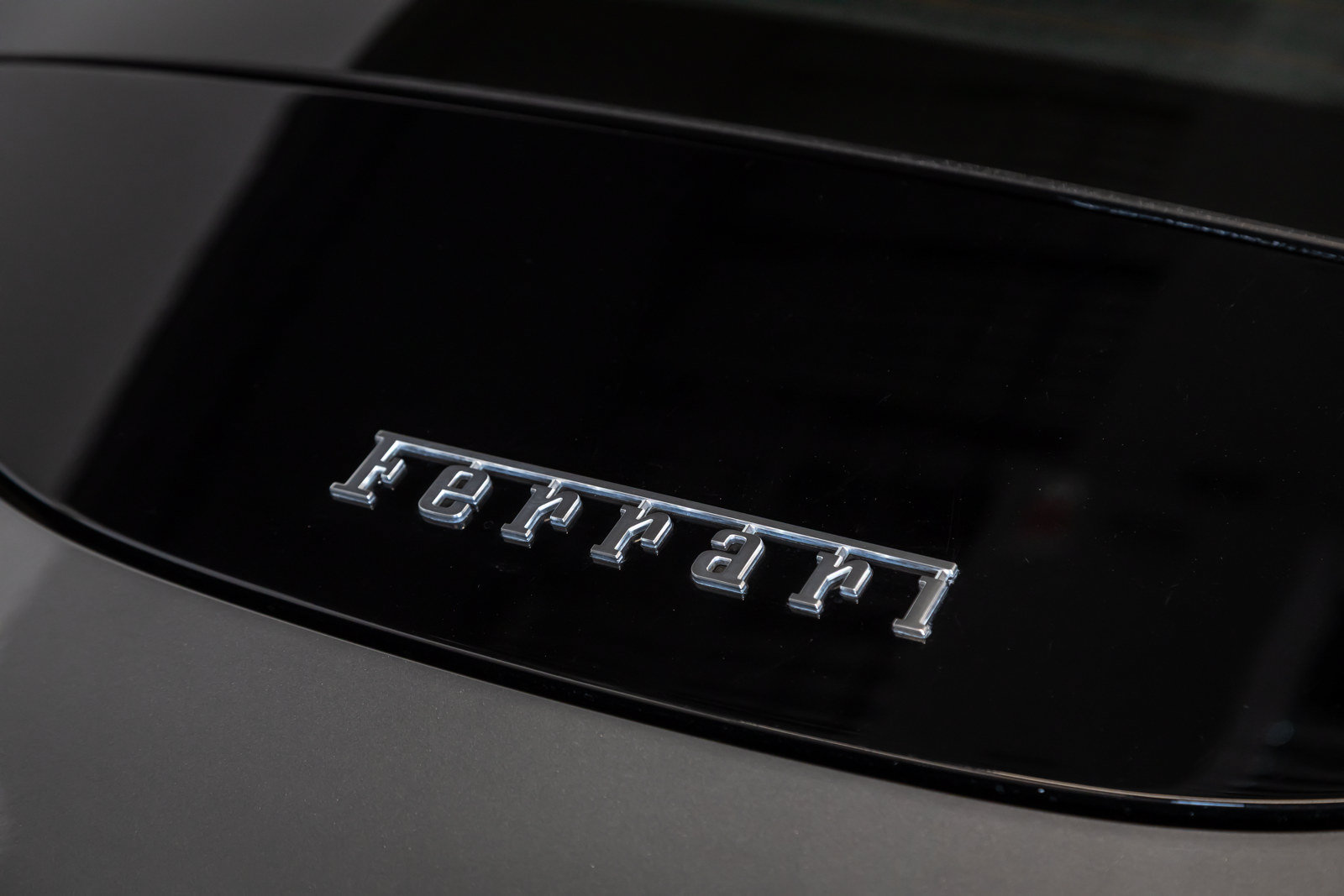 Used 2021 Ferrari Roma RWD image 27