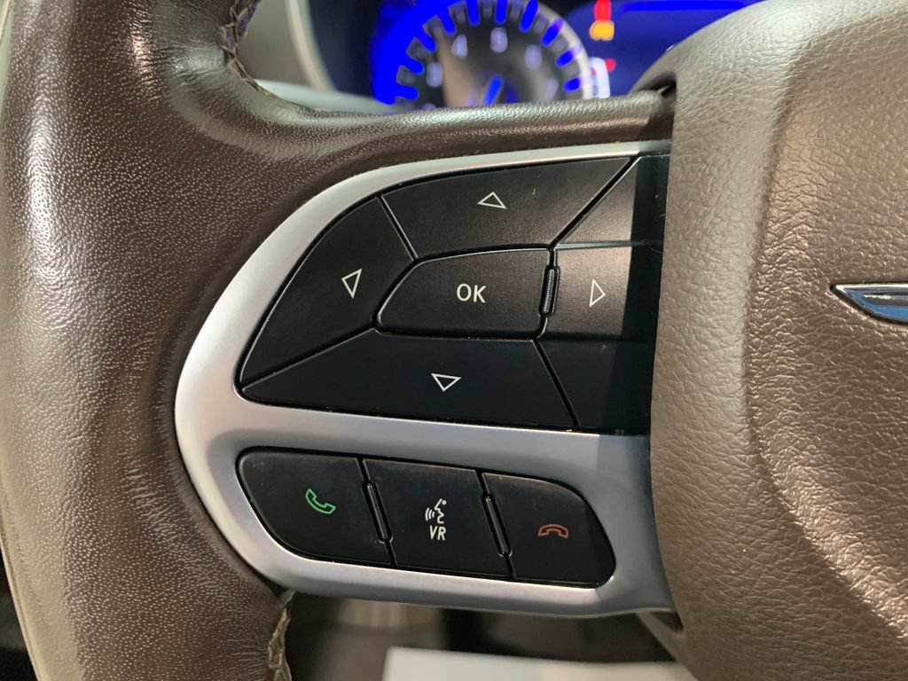 Used 2019 Chrysler Pacifica Touring-L Plus FWD image 24