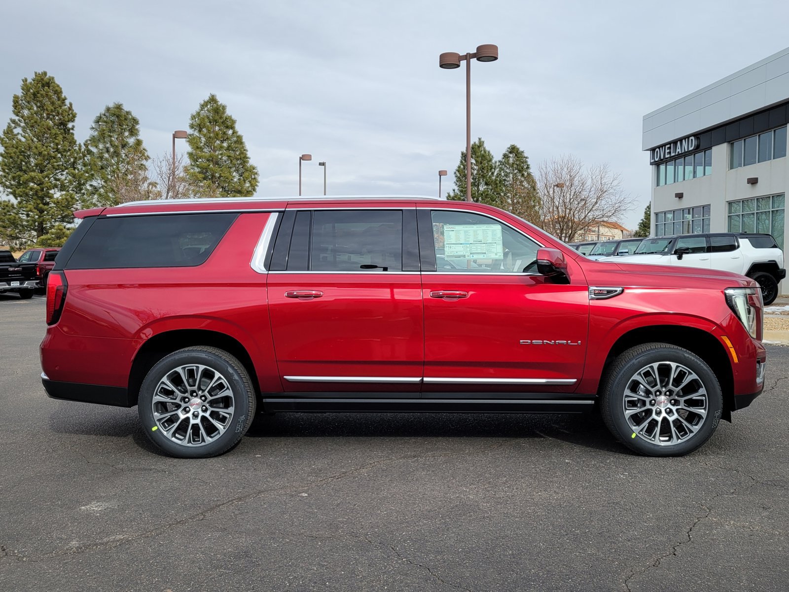 New 2026 GMC Yukon XL Denali w/ Denali Reserve Package AWD/4WD image 2