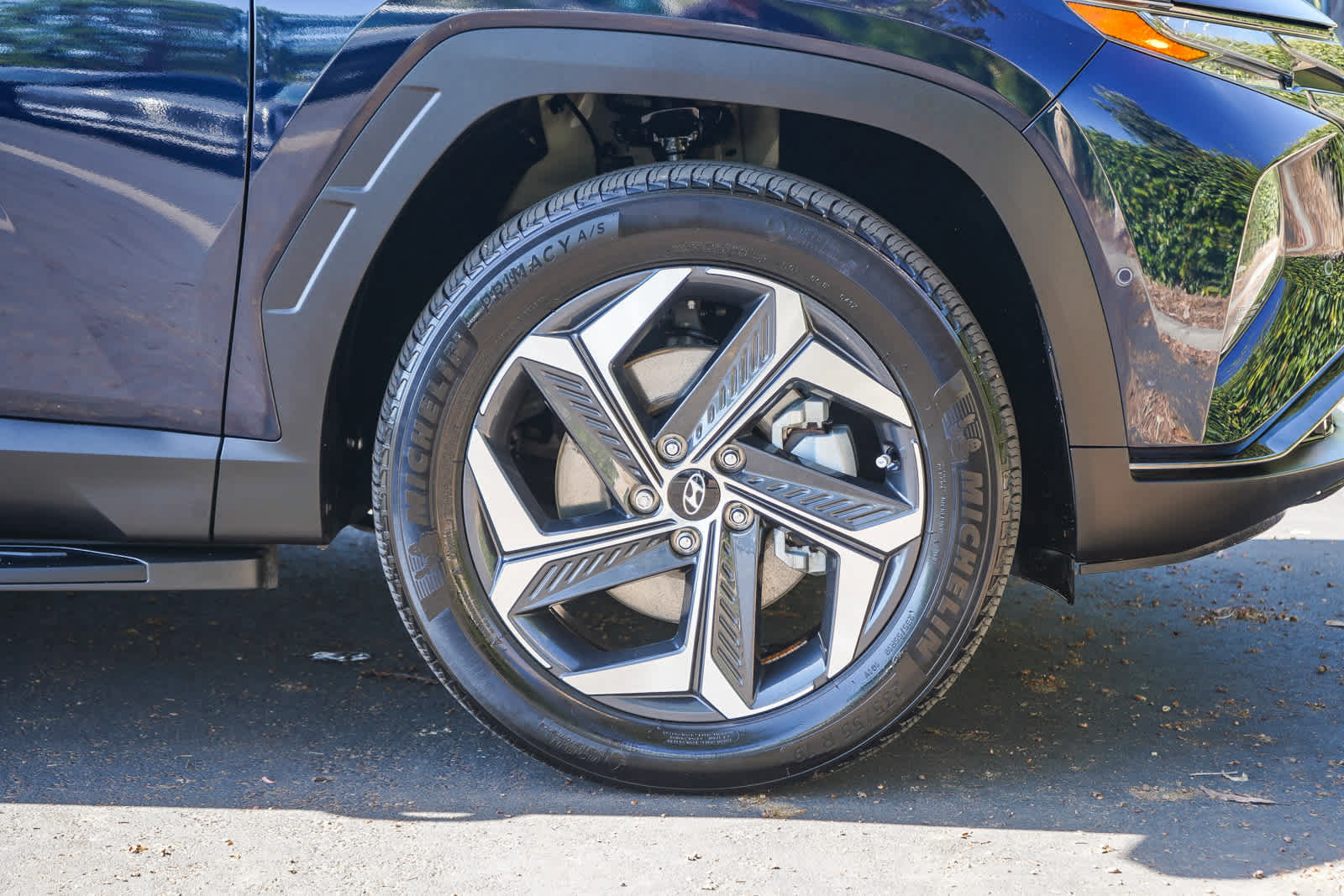 Certified 2024 Hyundai Tucson Limited AWD/4WD image 9