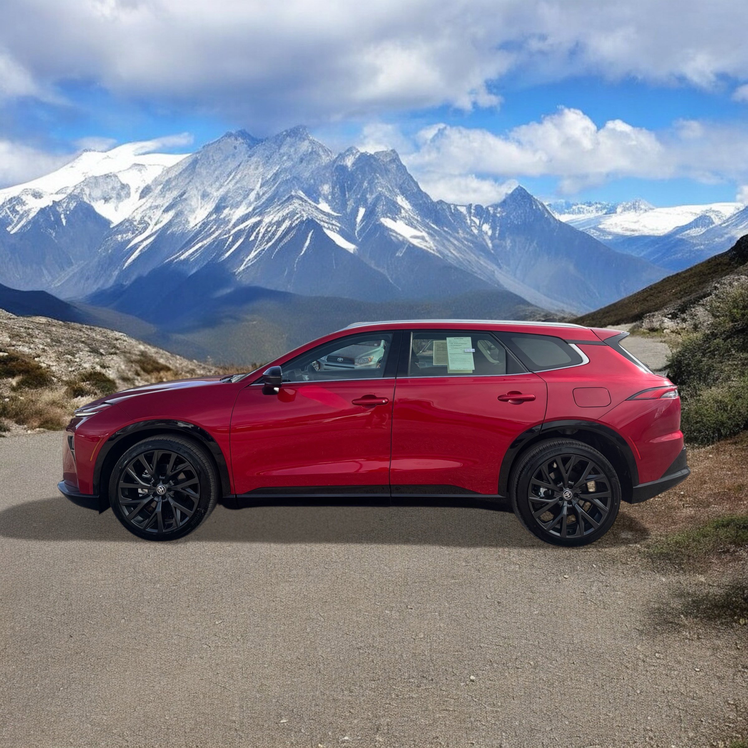 Certified 2025 Toyota Crown Signia image 2