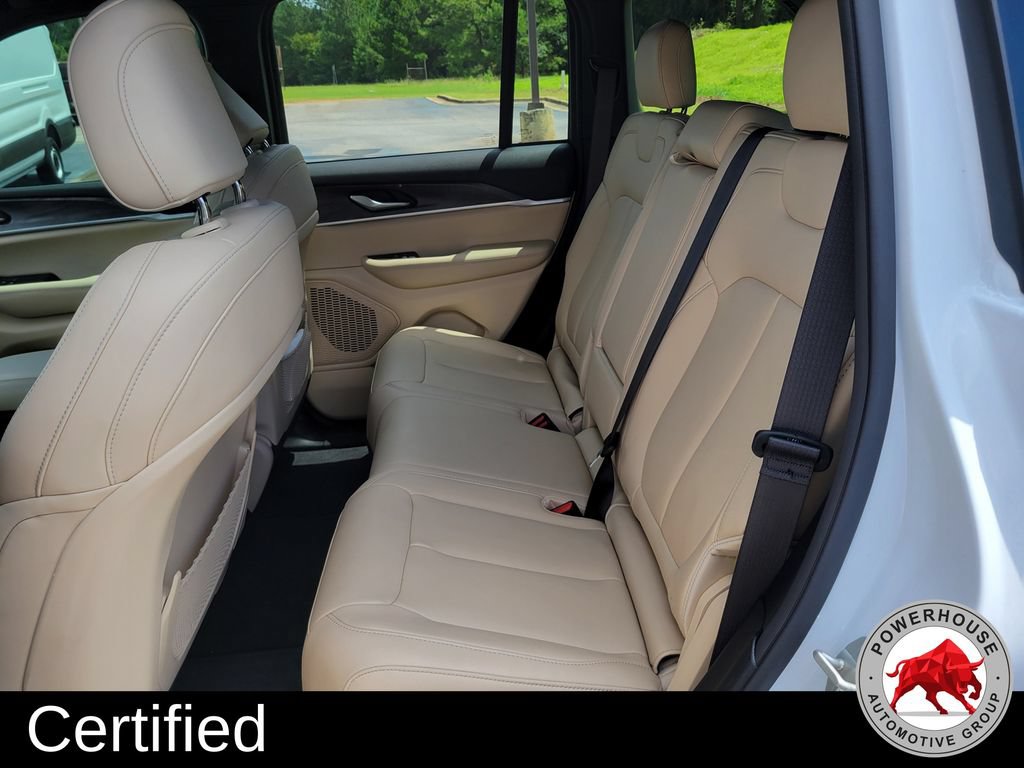 Used 2024 Jeep Grand Cherokee Limited RWD image 17
