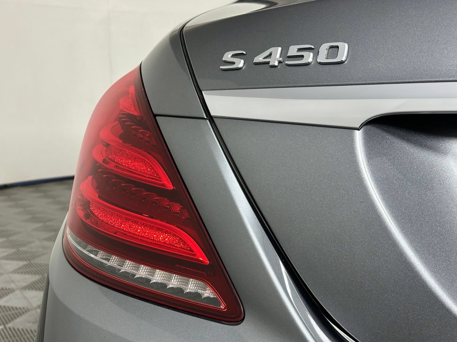 Used 2018 Mercedes-Benz S 450 Sedan image 14
