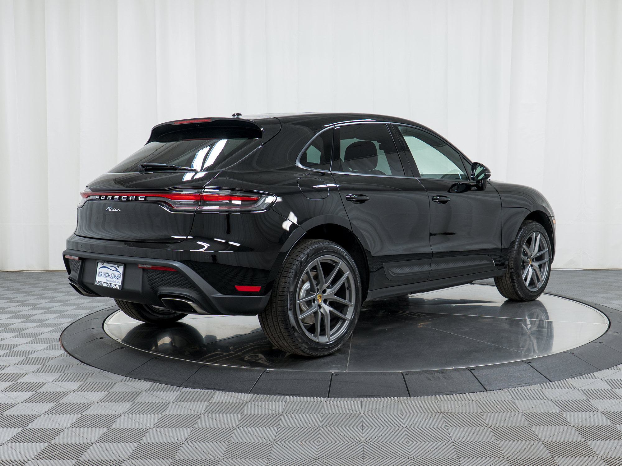 Used 2026 Porsche Macan AWD/4WD image 9