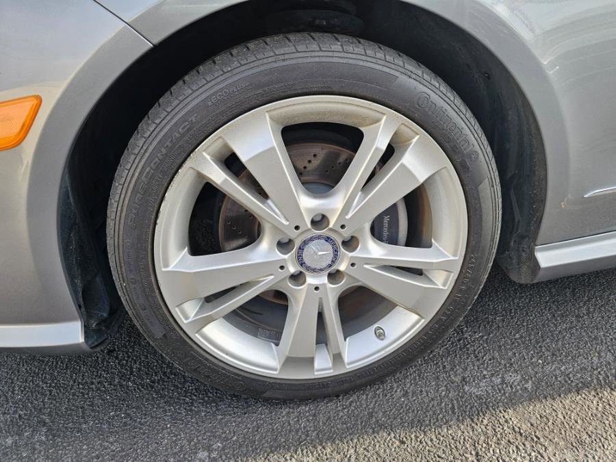 Used 2012 Mercedes-Benz E 350 4MATIC Sedan image 34