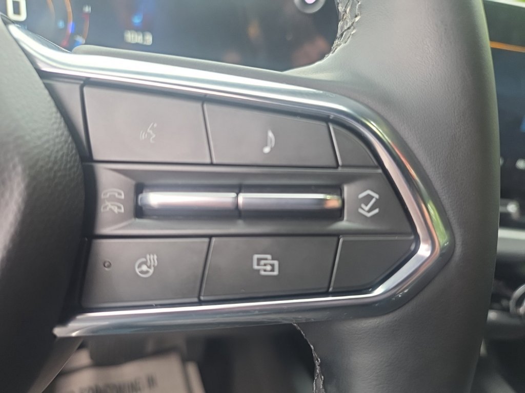 Used 2025 Chevrolet Equinox LT w/ Safety and Technology Package AWD/4WD image 7