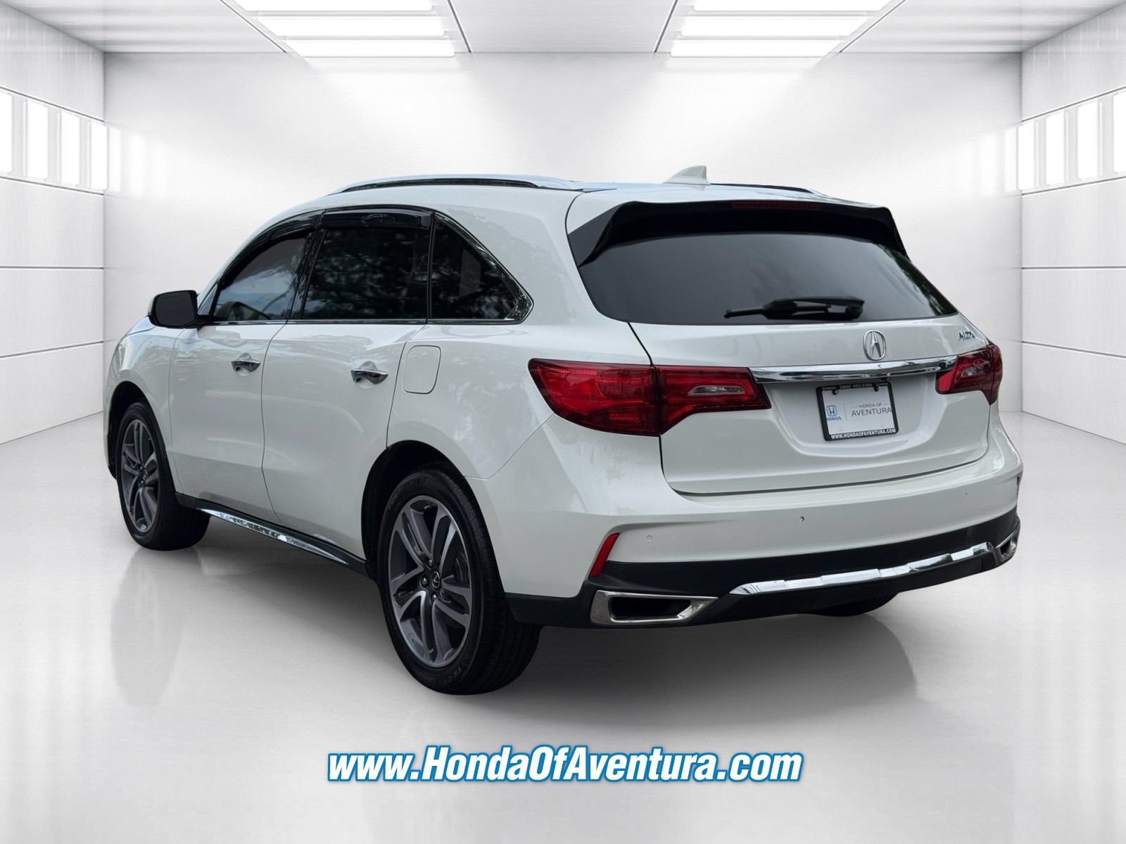 Used 2018 Acura MDX w/ Advance & Entertainment Pac FWD image 4