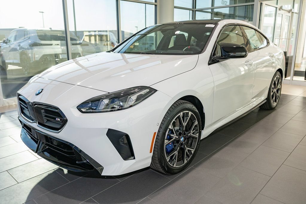 Used 2026 BMW M235i xDrive w/ Technology Package AWD/4WD image 3