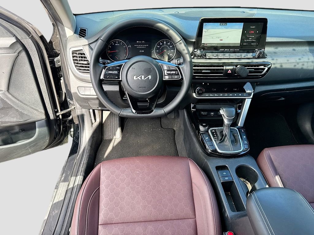 Used 2022 Kia Seltos SX w/ Sunroof Package image 23