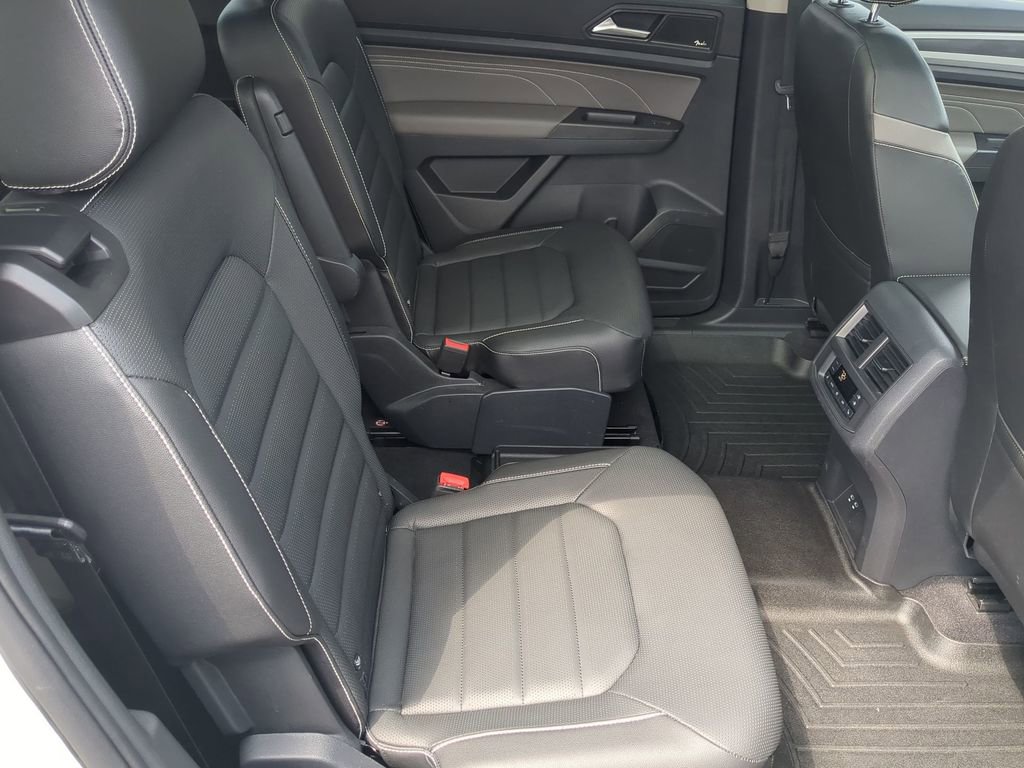 Used 2022 Volkswagen Atlas SEL Premium image 16