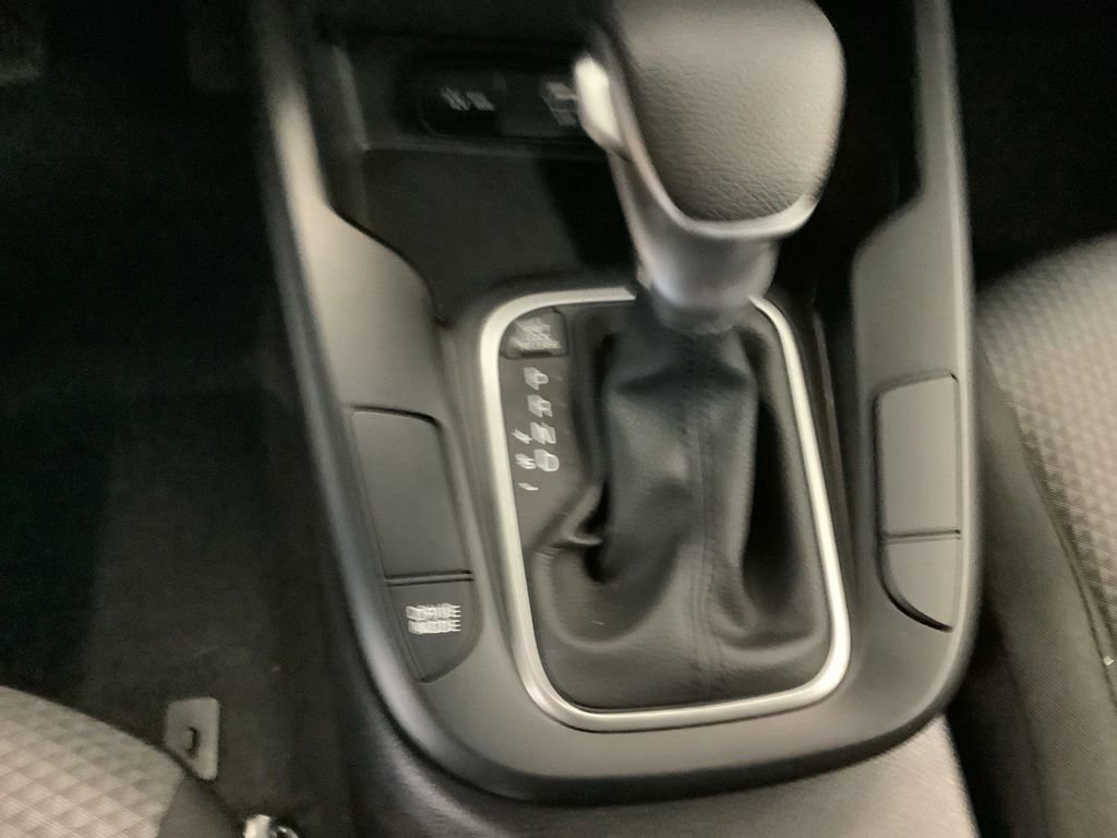Certified 2025 Kia Soul LX w/ LX Technology Package FWD image 18