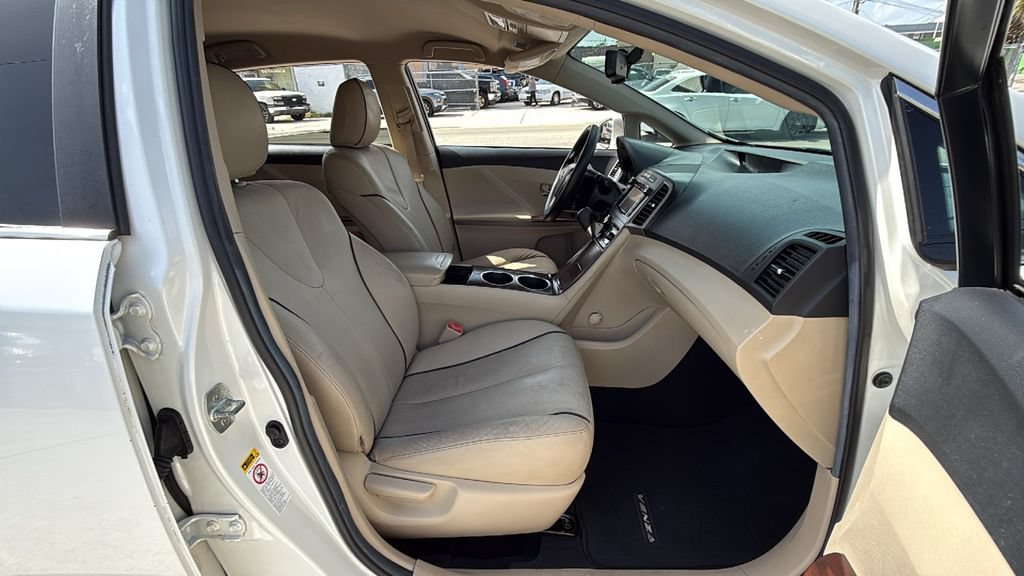 Used 2013 Toyota Venza LE FWD image 33