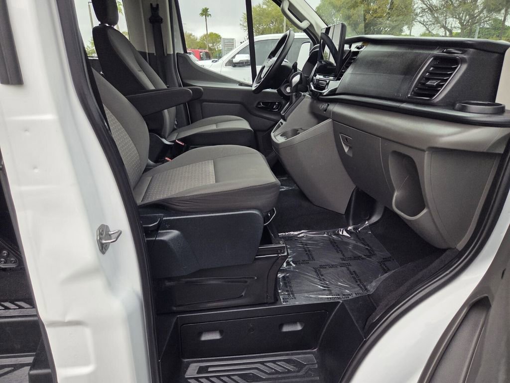 Used 2023 Ford Transit 350 XLT image 31